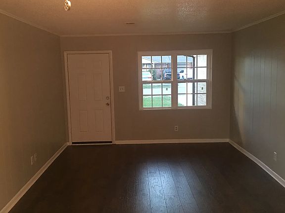 3rd image of 605 N Carlsbad St