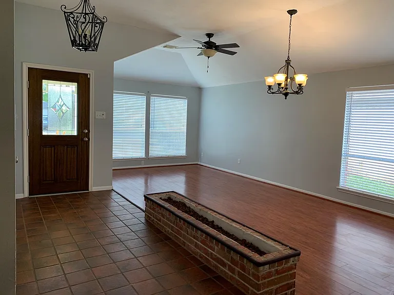 3111 Lazy Brook Dr — Photo 2