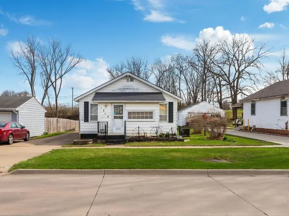 1210 W Robinson St, Knoxville, IA 50138