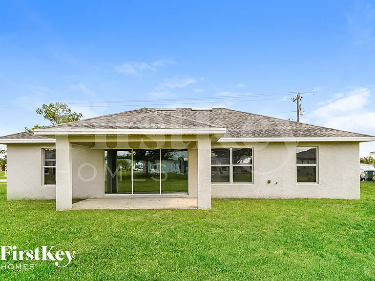 912 SW Trafalgar Pkwy — Photo 15