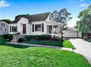 187 Harding Rd, Williamsville, NY 14221