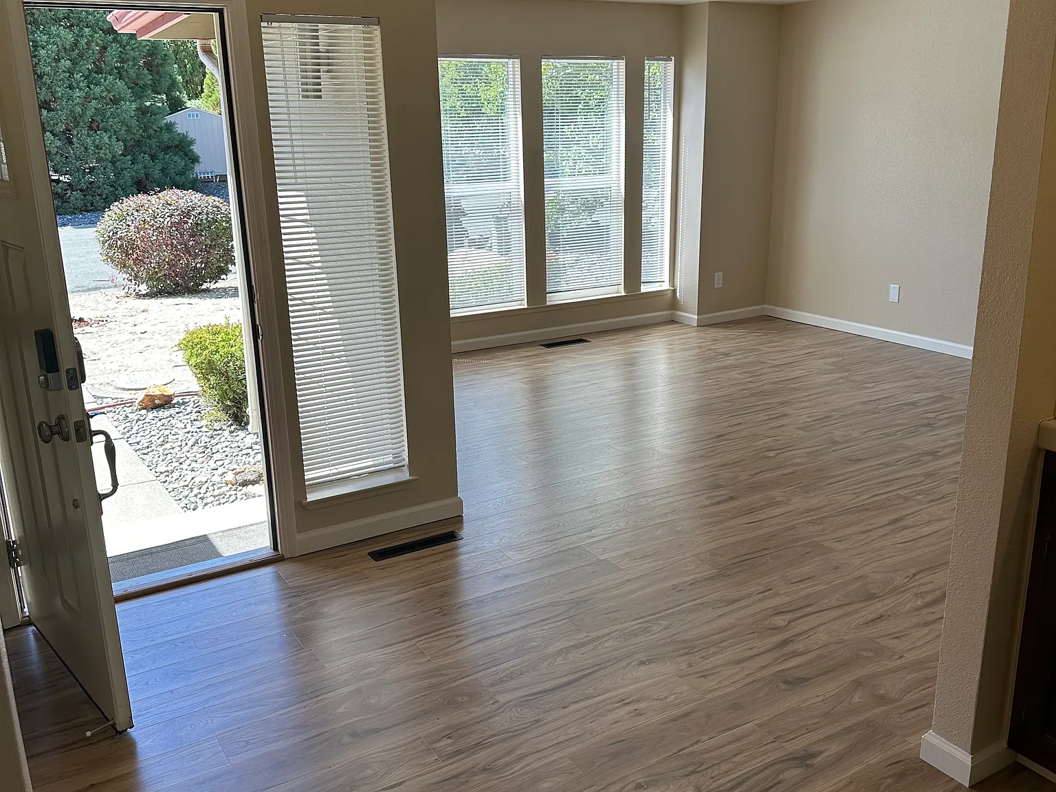 3 bed, 1773 sqft, $2,900 — Photo 3