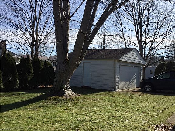 3rd image of 3905 W 214th St