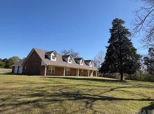 2714 E 28th St, Hope, AR 71801
