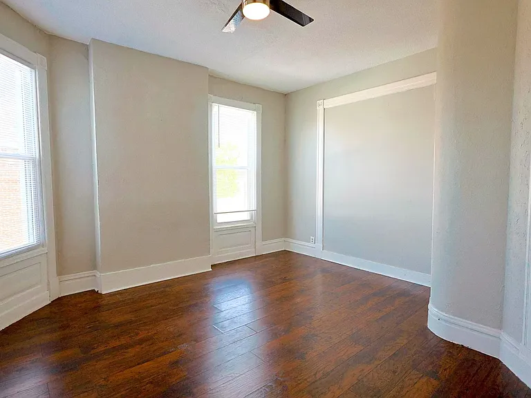 2821-2823 Henrietta Pl — Photo 6