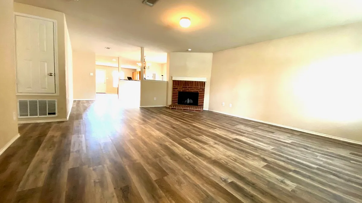 Building Photo - 1829 Nightingale Dr