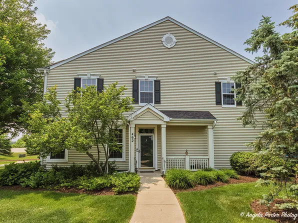462 S Litchfield Dr, Round Lake, IL 60073