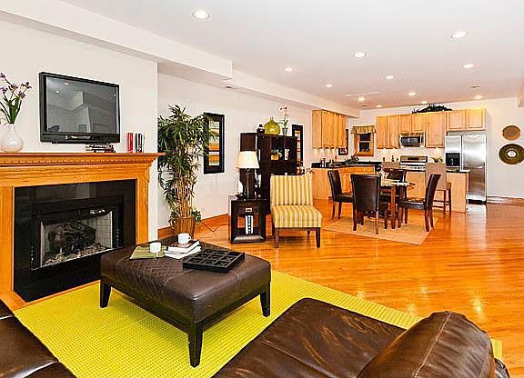 3rd image of 2713 N Pine Grove Ave #2