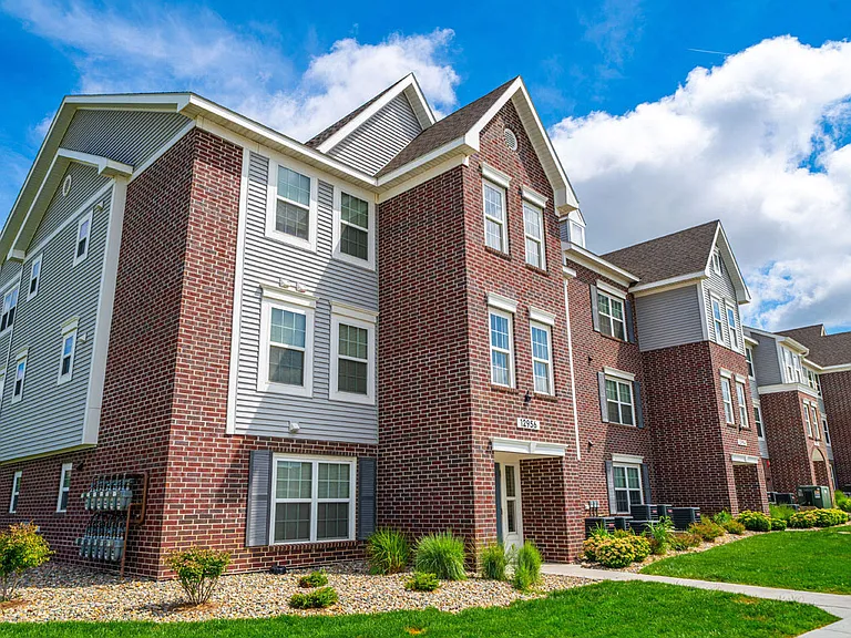 Andover Pointe Apartment Homes — Photo 40