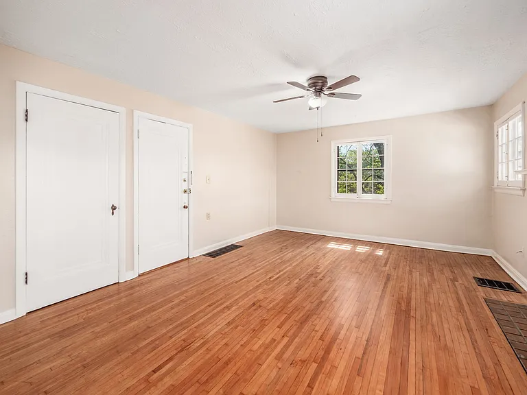 134 W Tulane Rd #B — Photo 9