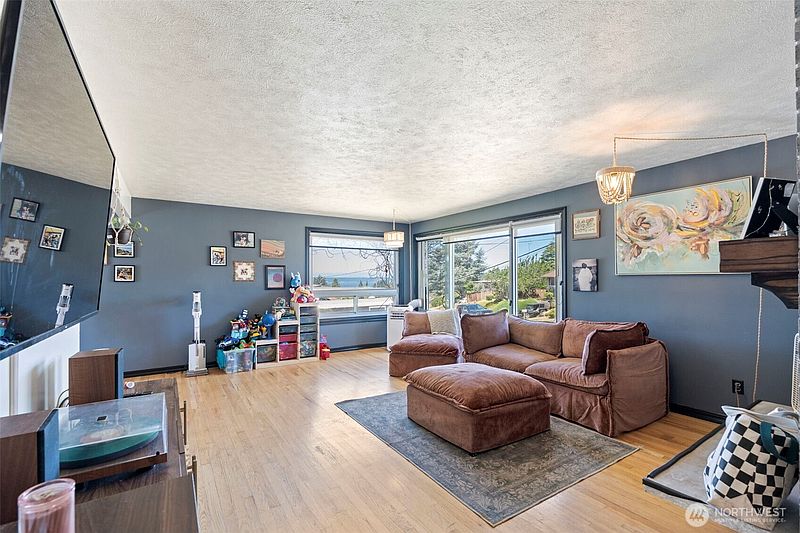5th image of 1803 S 232nd Street