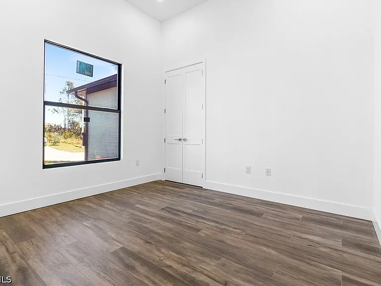 2803 44th St SW — Photo 13