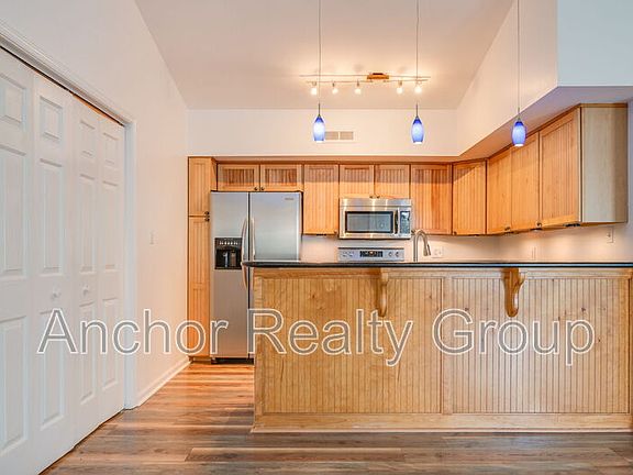 4th image of 315 24th St APT 330