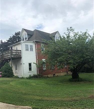 3rd image of 1389 Newport Ave