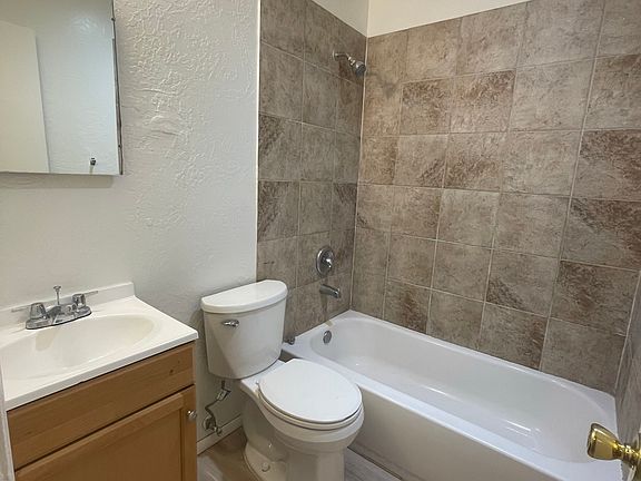 5th image of 1124 Palomas Dr SE #B