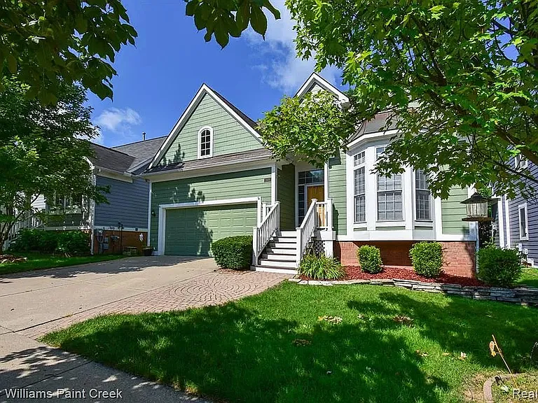 29425 Whistler Dr — Photo 3