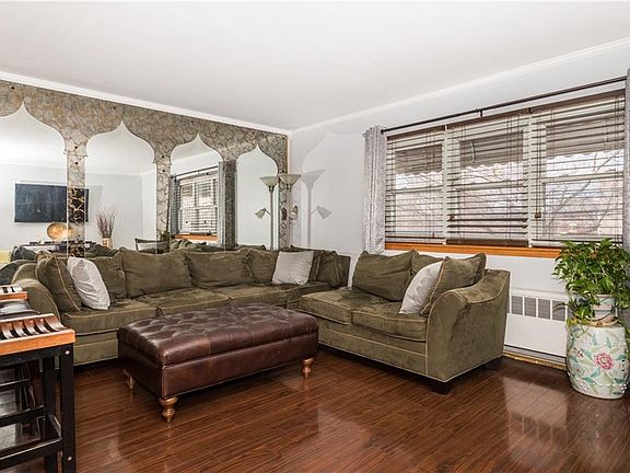 3rd image of 3614 Baychester Ave