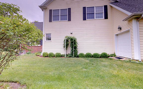 3rd image of 324 Rock Creek Dr