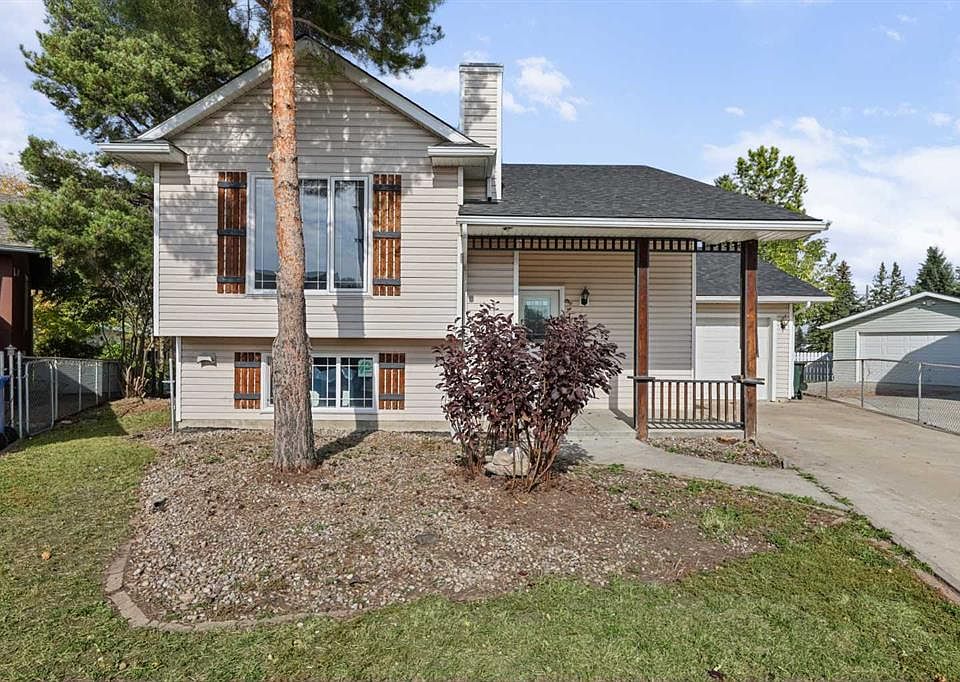 1st image of 1525 SW Mary Pl
