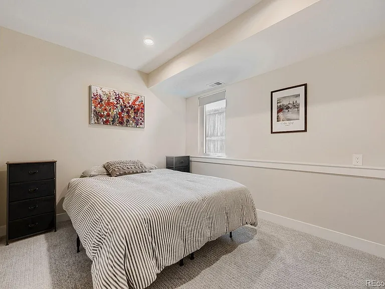 2730 N Clay St — Photo 17