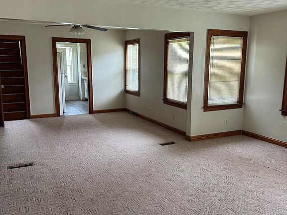 4th image of 2402 30th St