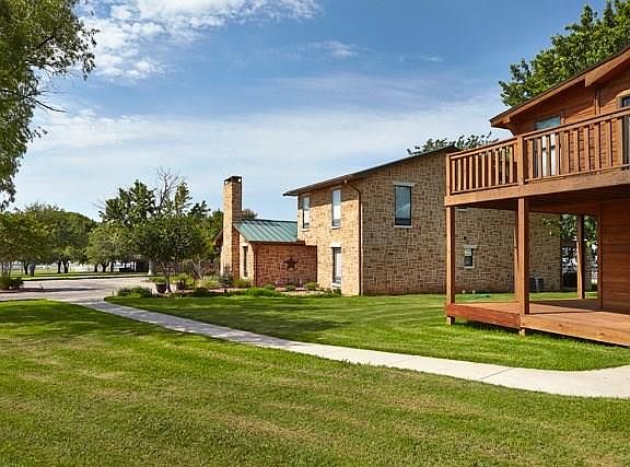3rd image of 691 County Road 131