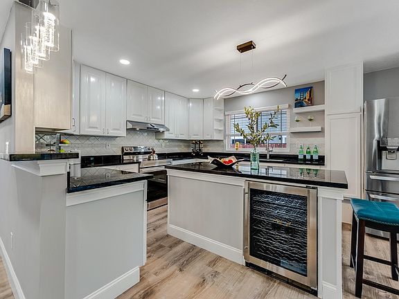 4th image of 6549 Jubilee Court