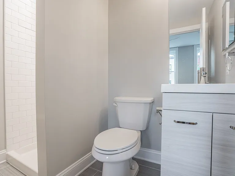 310 E Lanvale St — Photo 4