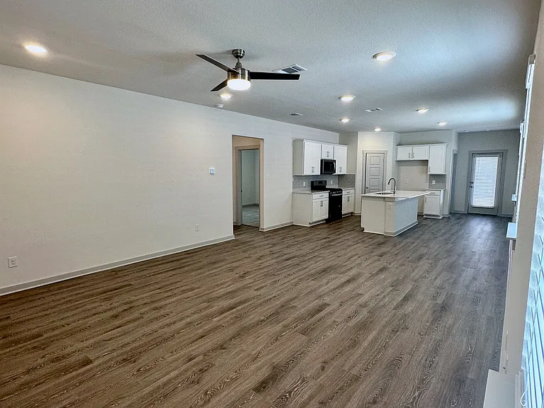 325 Wilshire Rd — Photo 22