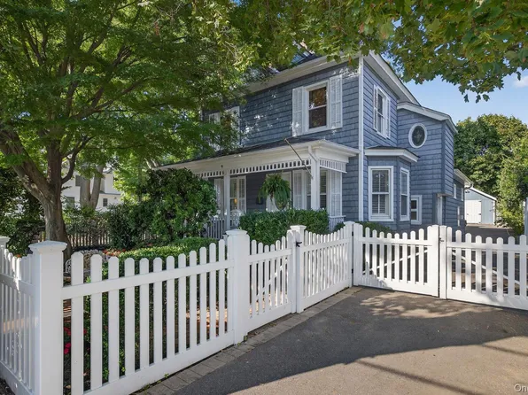 26 Gilbert Street, Northport, NY 11768