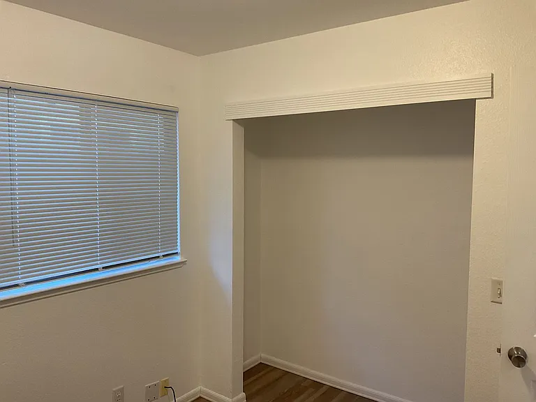 1068 Lupin Ave — Photo 17
