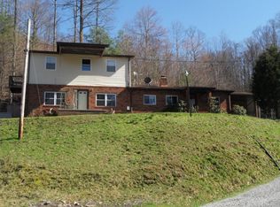 3767 Dempsey Rd, Fayetteville, WV 25840