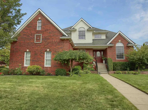 26667 Miela Dr, Chesterfield, MI 48051