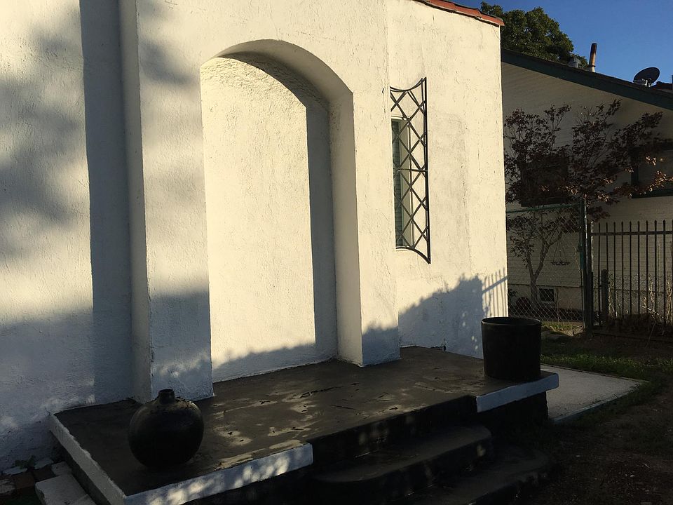 1st image of 320 Ximeno Ave