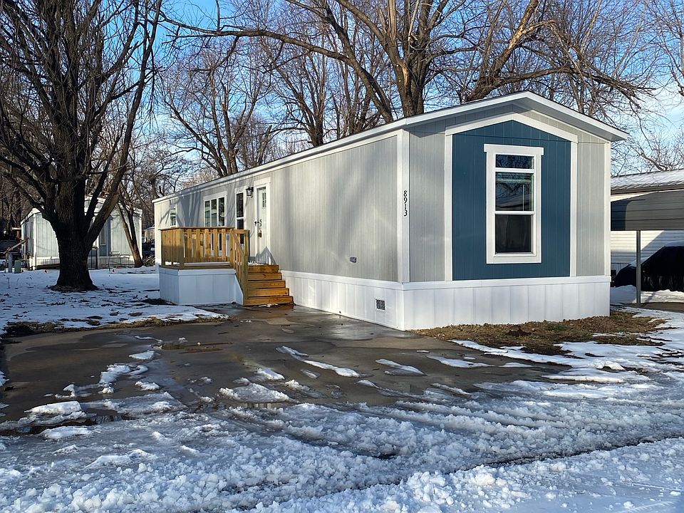 1st image of 8913 W Lakeview Dr #20