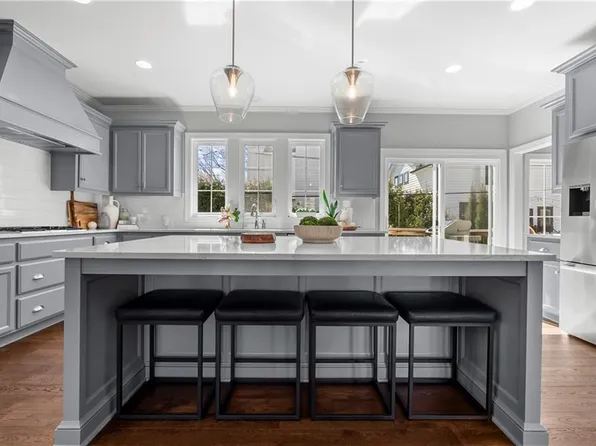 729 Corbin Ter, Kansas City, MO 64111