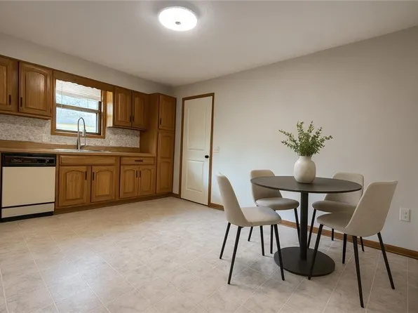 705-707 N Belt Ave, Edgerton, MO 64444