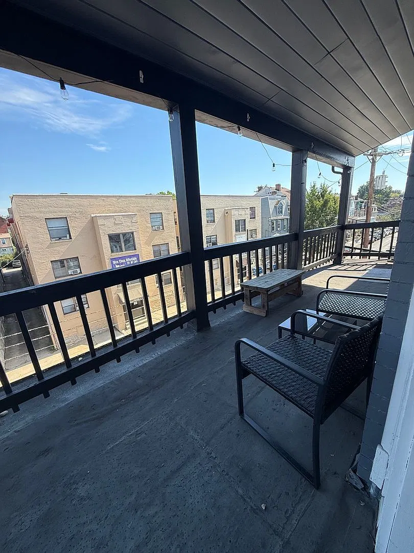 big 2 bedroom apartment — Photo 1