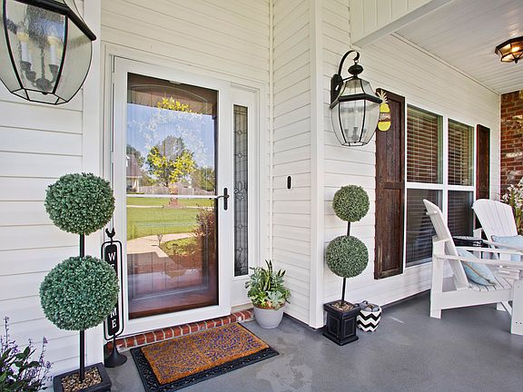 3rd image of 18121 Sherwood Ct