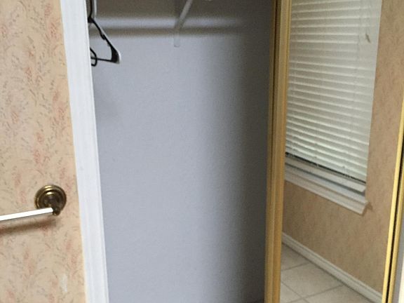 4th image of 4721 Mandalay Dr