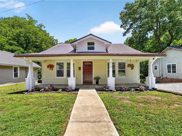 215 Uwharrie St, Asheboro, NC 27203