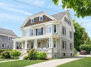 89 Roseneath Ave, Newport, RI 02840