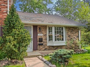 1867 McKool Ave, Streamwood, IL 60107