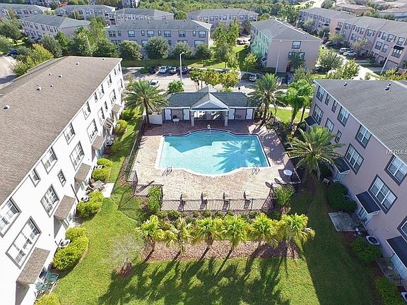 3rd image of 2511 Lexington Oak Dr