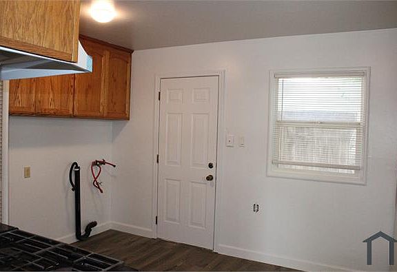 5th image of 262 Westwood St
