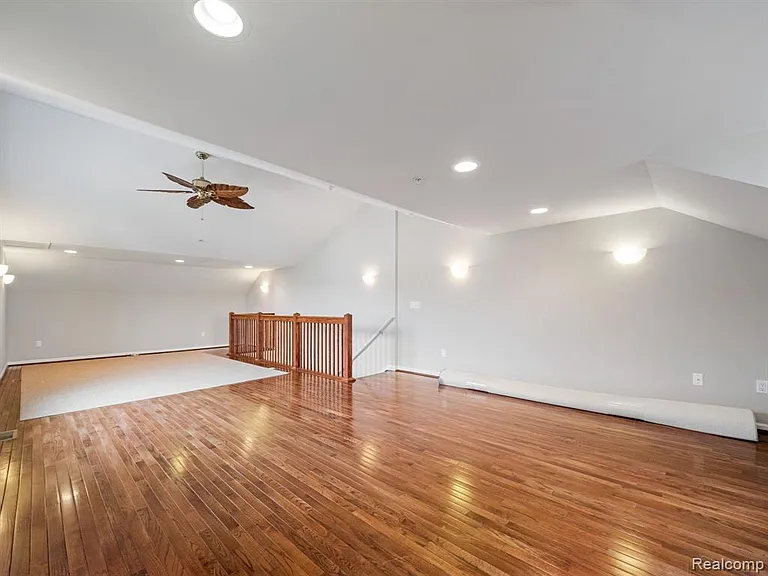 502 Graten St — Photo 20