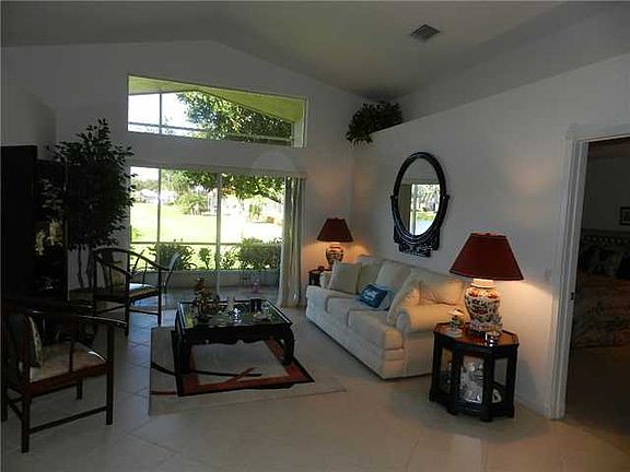 Home For Sale In Valencia Lakes