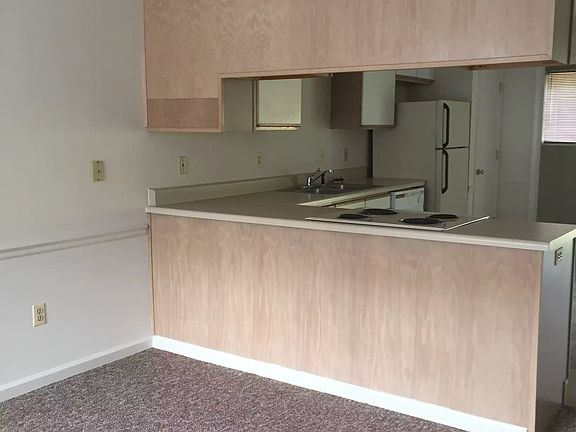 4th image of 900 11th St #904