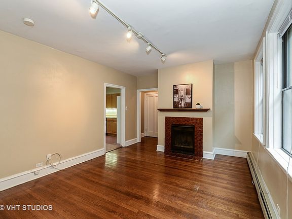 4th image of 640 W Waveland Ave APT 2C