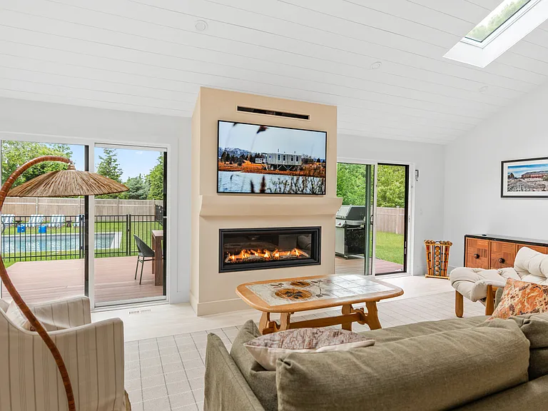 1480 Harbor Ln — Photo 4